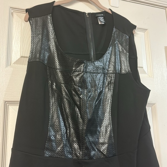 Torrid black sleeveless faux leather accent peplum top 3X 22/24 - Picture 5 of 8
